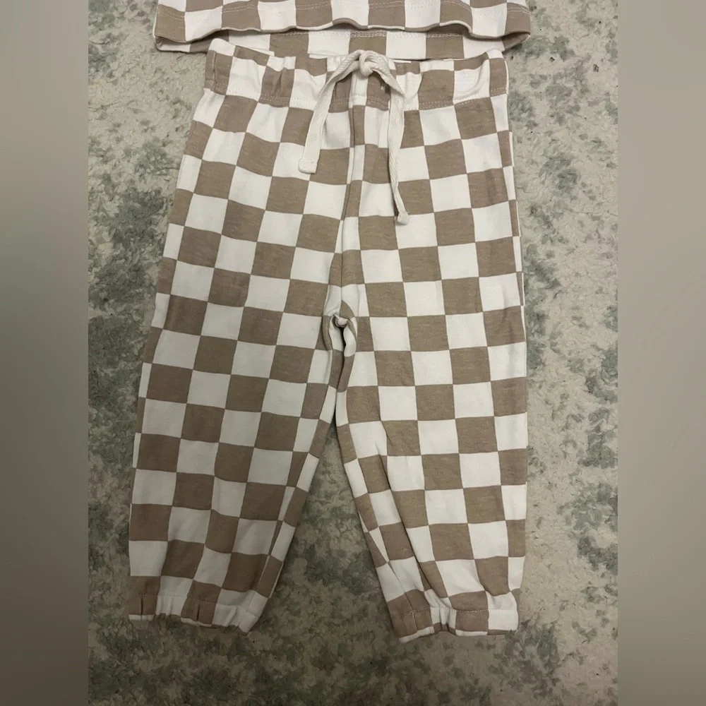 SIIX NWOT Tiramisu Checkerboard Organic Wells Top and Pants Matching Set Outfit